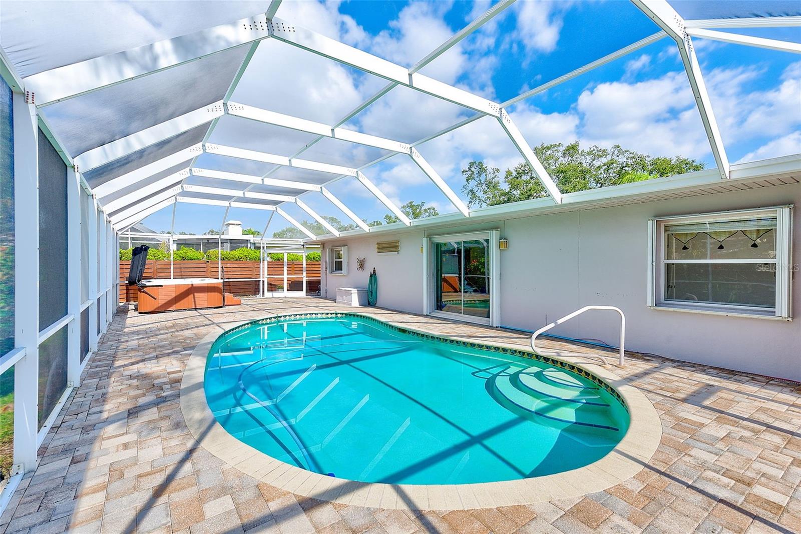 CANTERBURY CHASE - Residential