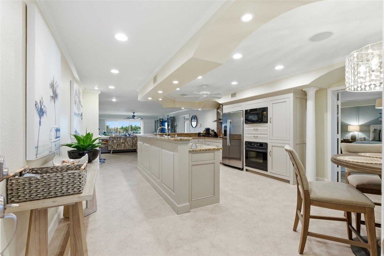 544 PINELLAS BAYWAY S F9