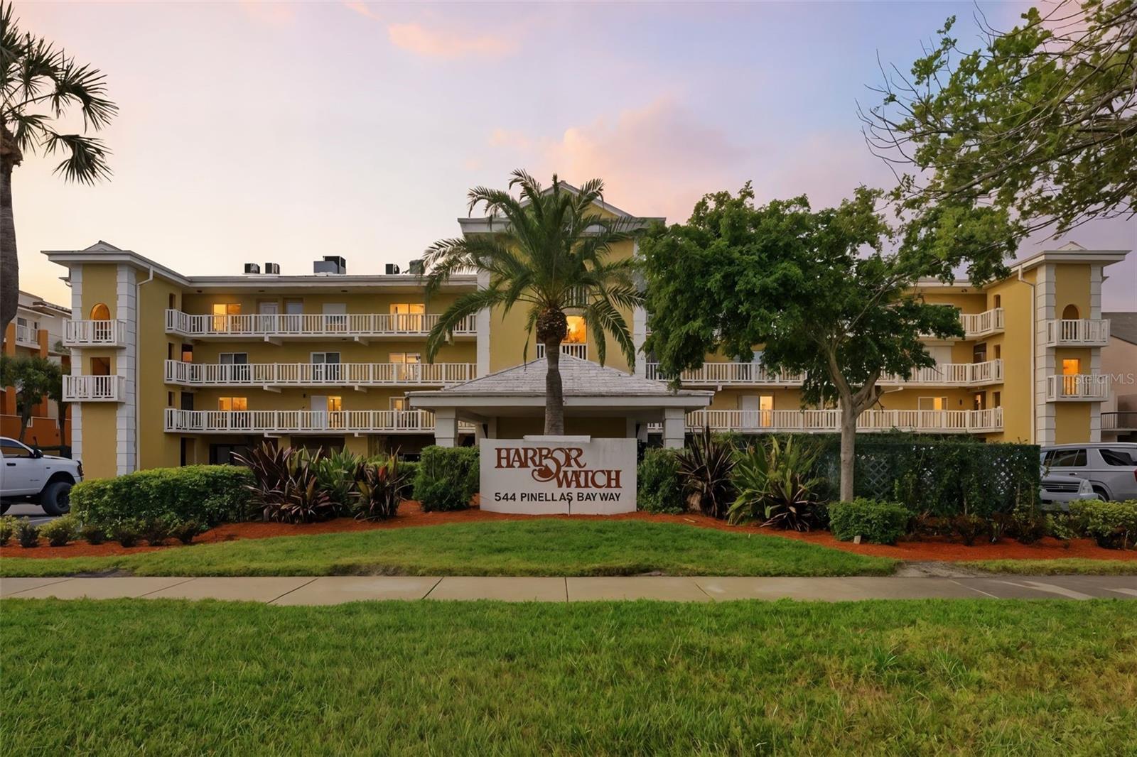544 PINELLAS BAYWAY S F9