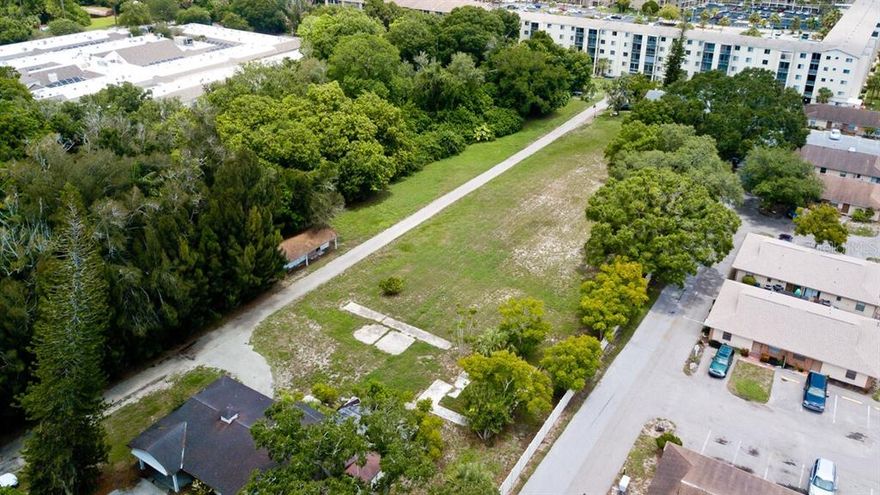 Great infill opportunity +/ - 2.45 Acres Zoned RDD4.5 , PDR with a future land use OL, RES -16.  Subject property is one of the last larger parcels available on 26th Street West.  Ideal use is multi family or professional / medical offices.