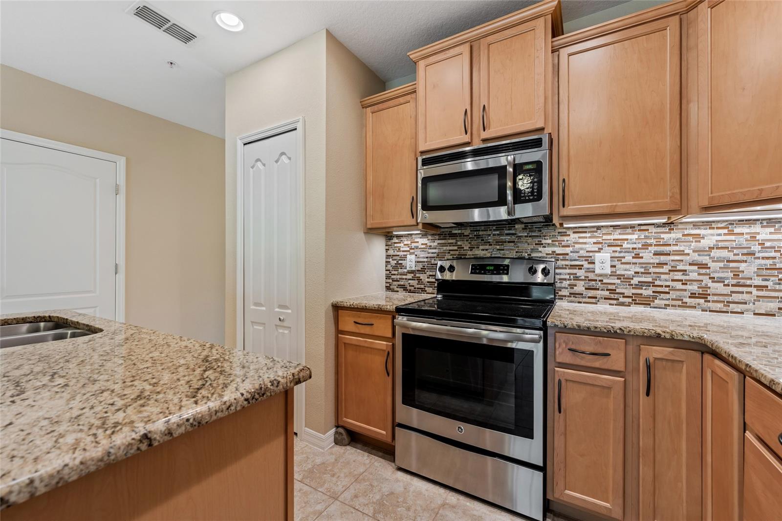 LOT 44 HANOVER POINTE REPLAT - REPLAT PB 76 PGS 1 - Residential