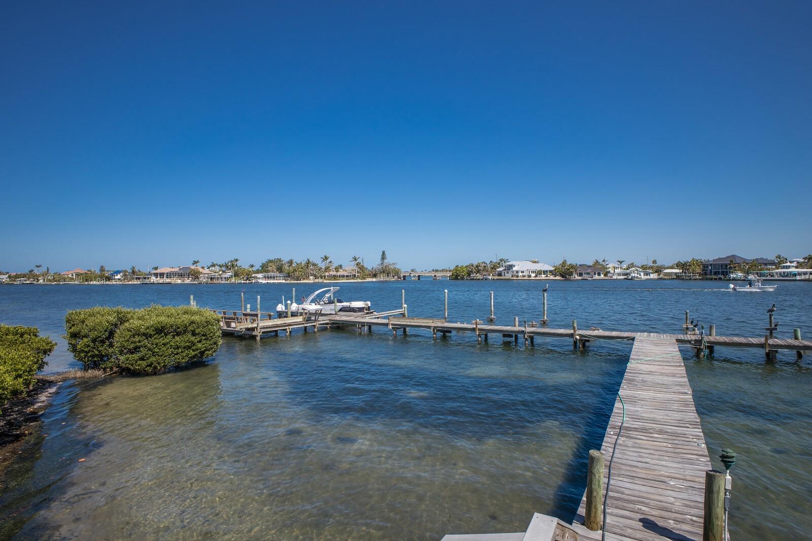 WESTBAY POINT & MOORINGS - Residential