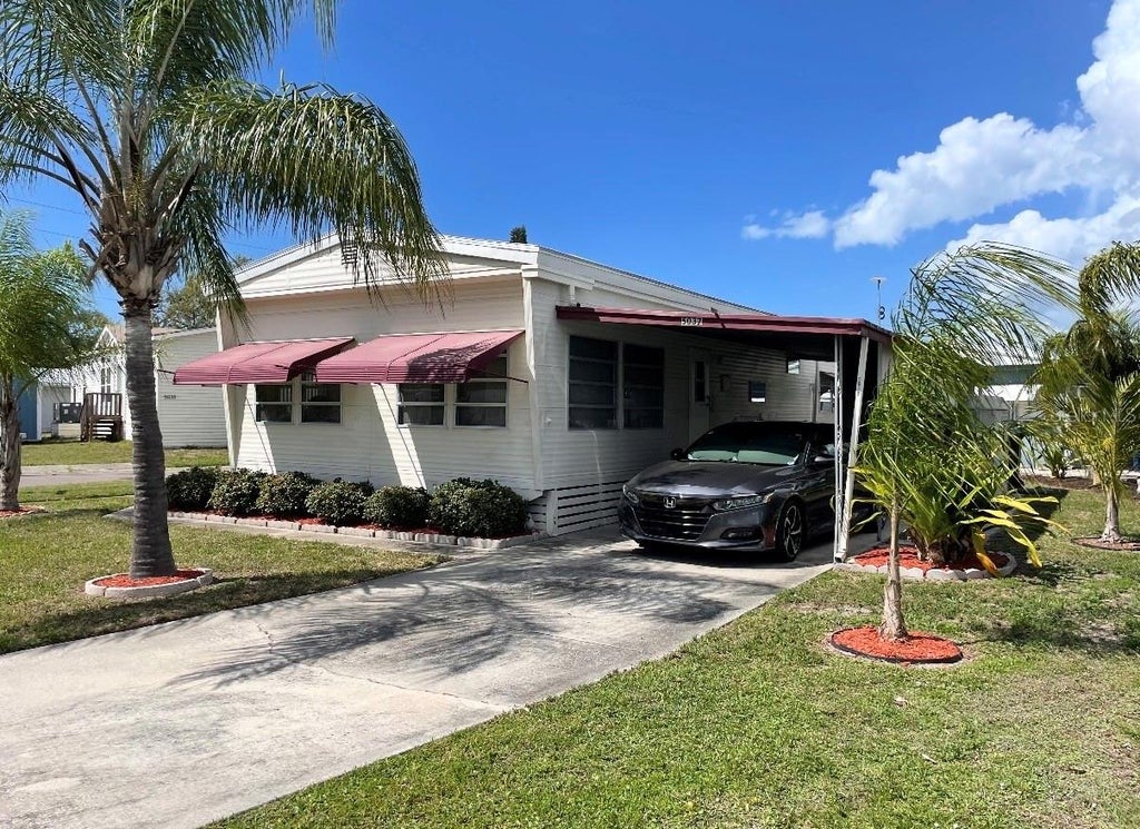 Photo of 5037 9th Street W, Bradenton, FL 34207 (MLS # A4704433)