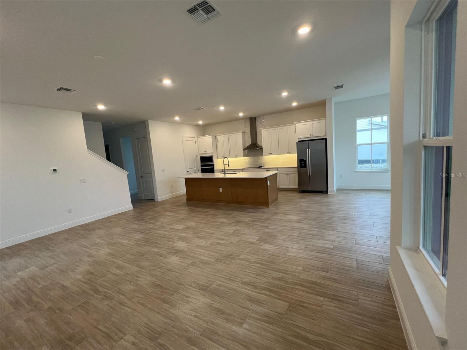 LAUREATE PARK - Residential Lease