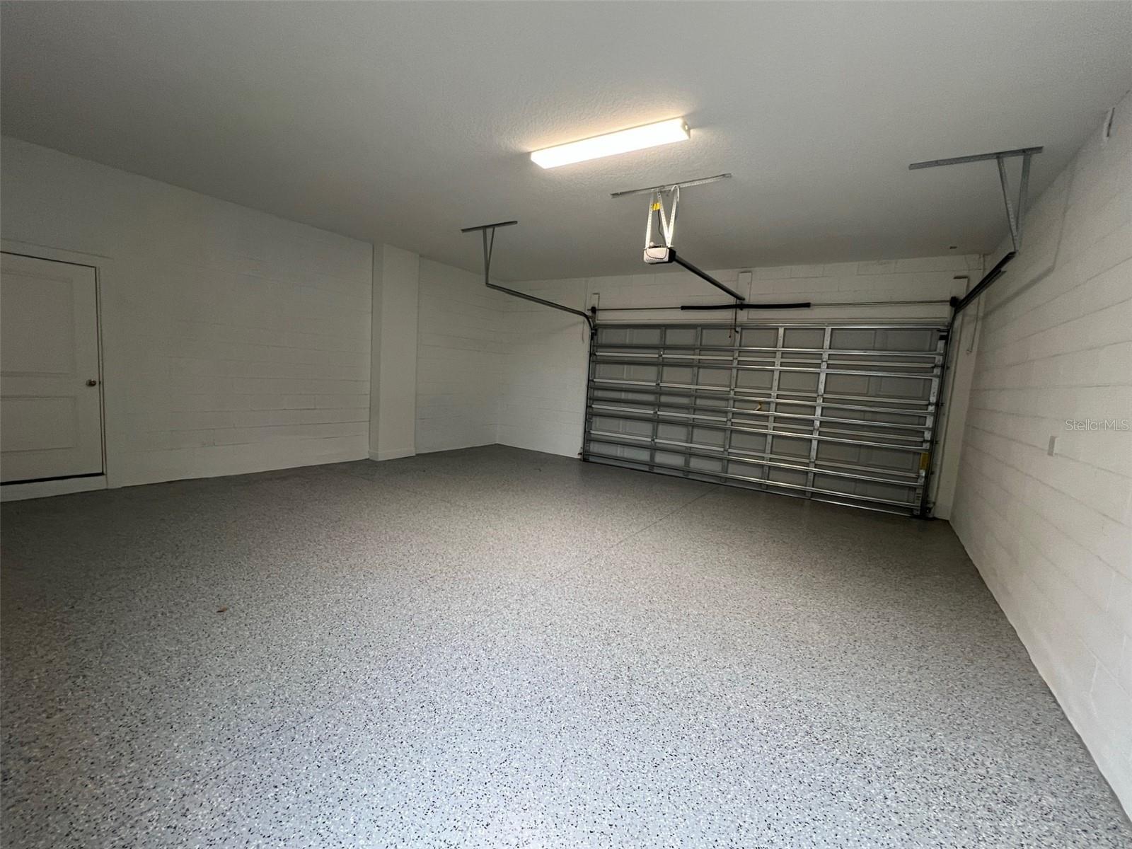 LAUREATE PARK - Residential Lease