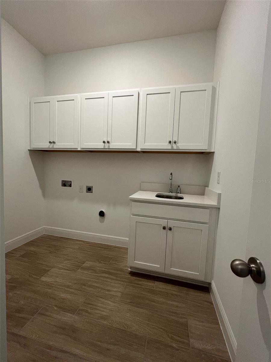 LAUREATE PARK - Residential Lease