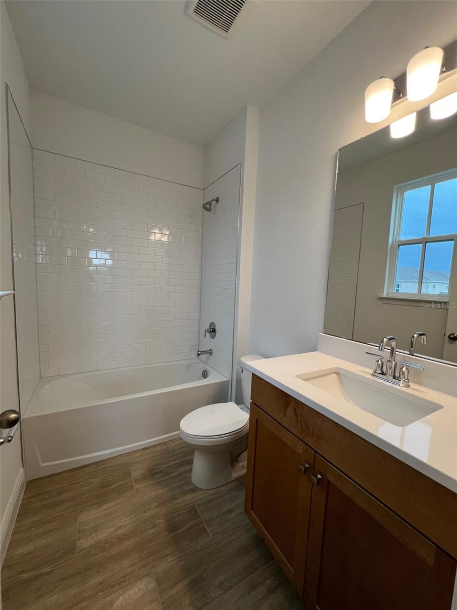 LAUREATE PARK - Residential Lease