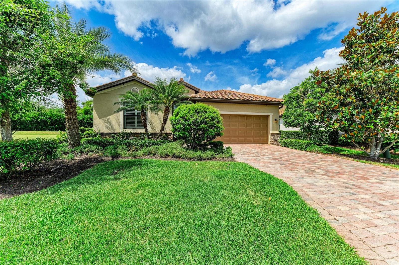 157 WANDERING WETLANDS CIRCLE