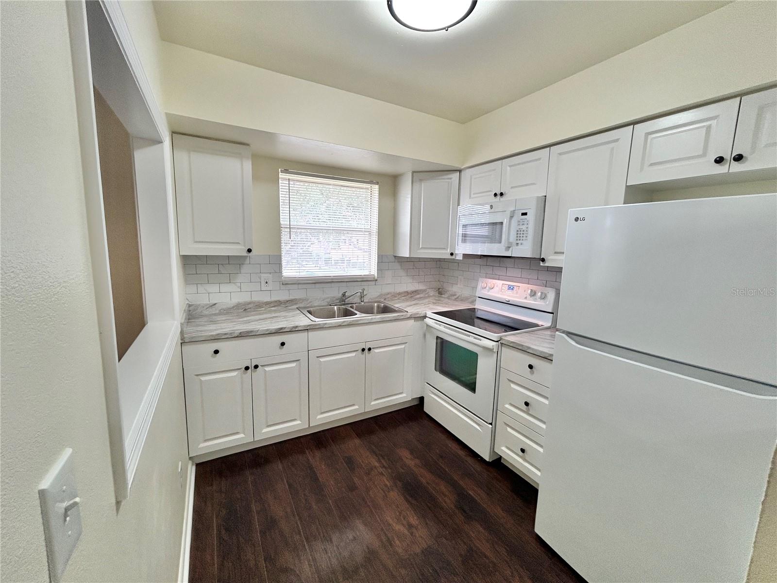 4455 38TH TERRACE N B12