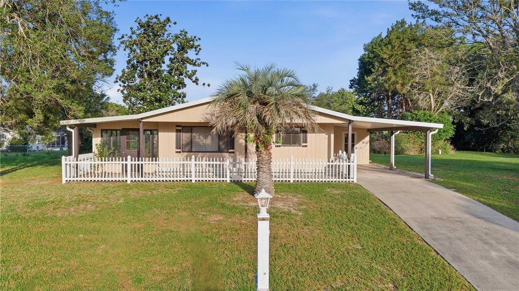 Photo of 10040 SW 98th Avenue, Ocala, FL 34481 (MLS # OM725355)