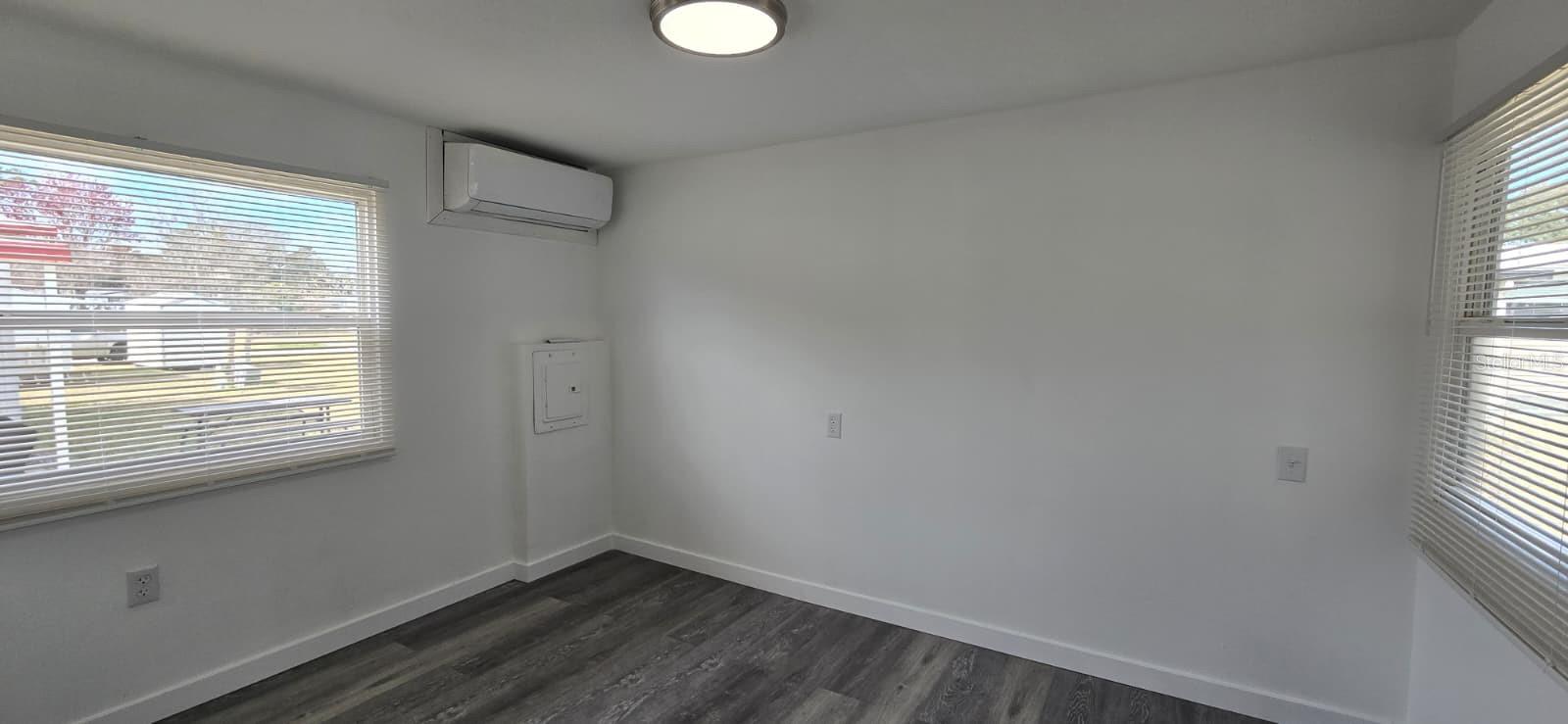 MANULKIN MH ESTATES - Residential