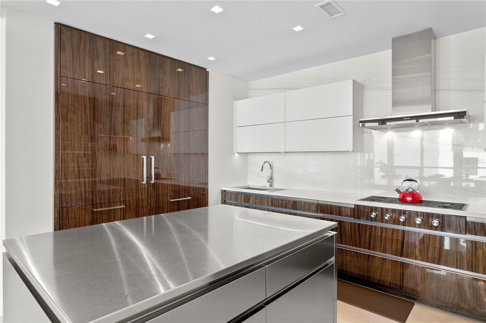 THE PLAZA HARBOUR ISLAND A CON - Residential