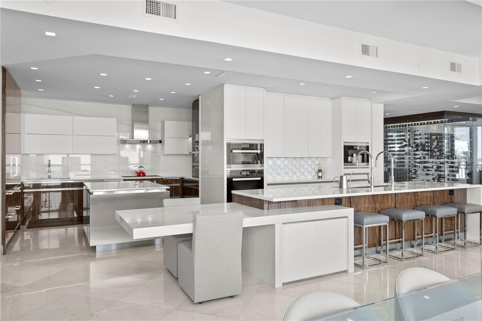 THE PLAZA HARBOUR ISLAND A CON - Residential