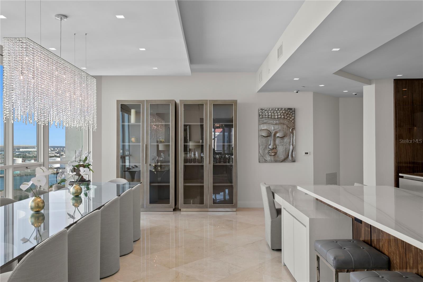 THE PLAZA HARBOUR ISLAND A CON - Residential