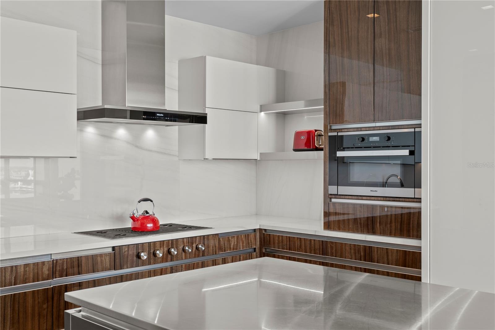 THE PLAZA HARBOUR ISLAND A CON - Residential