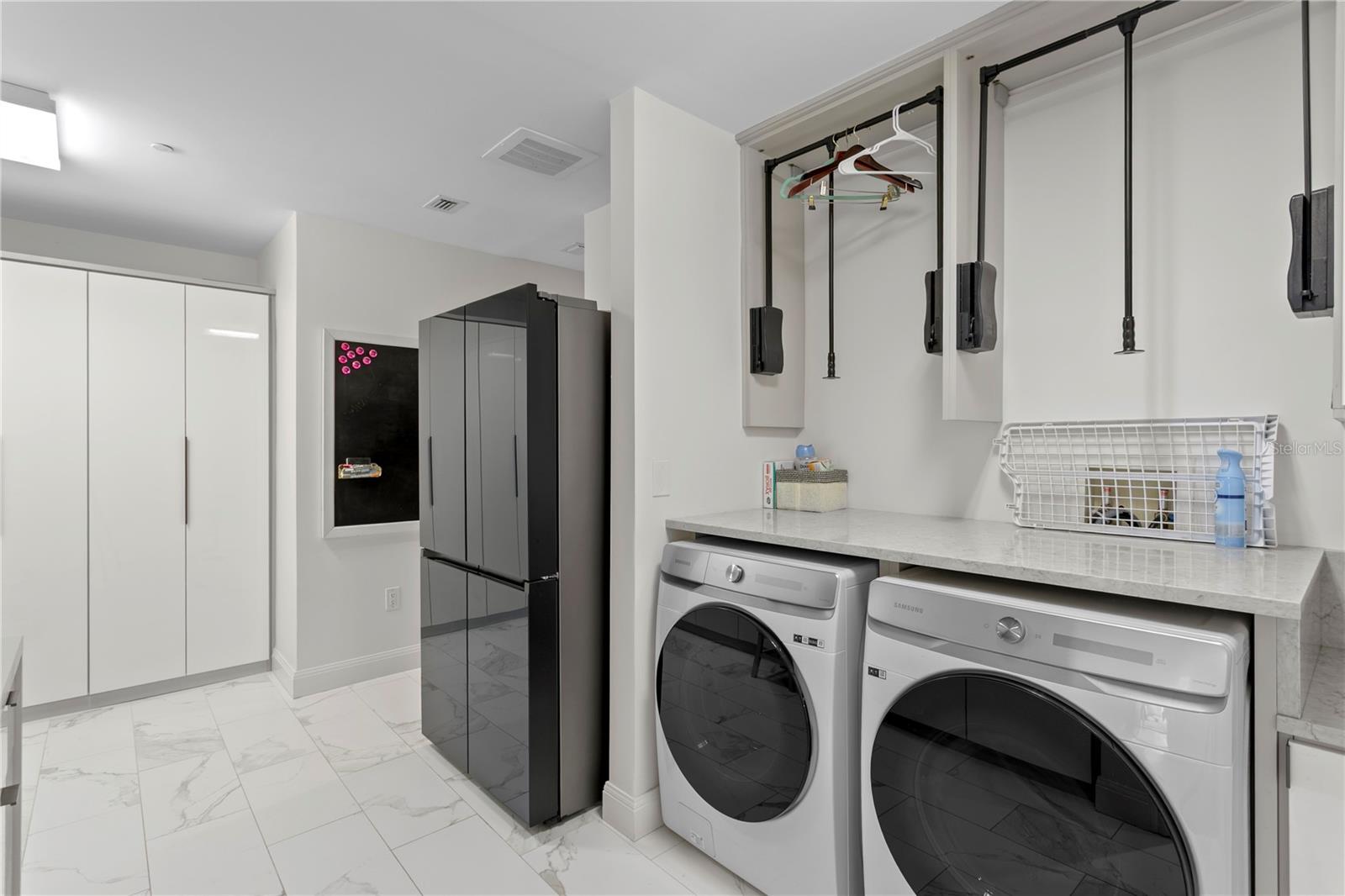 THE PLAZA HARBOUR ISLAND A CON - Residential