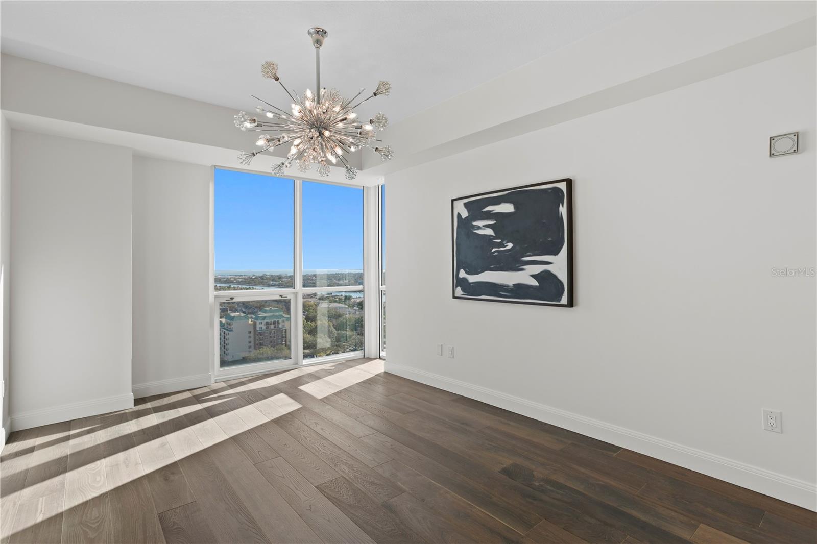 THE PLAZA HARBOUR ISLAND A CON - Residential