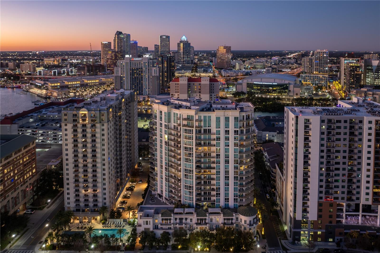 THE PLAZA HARBOUR ISLAND A CON - Residential
