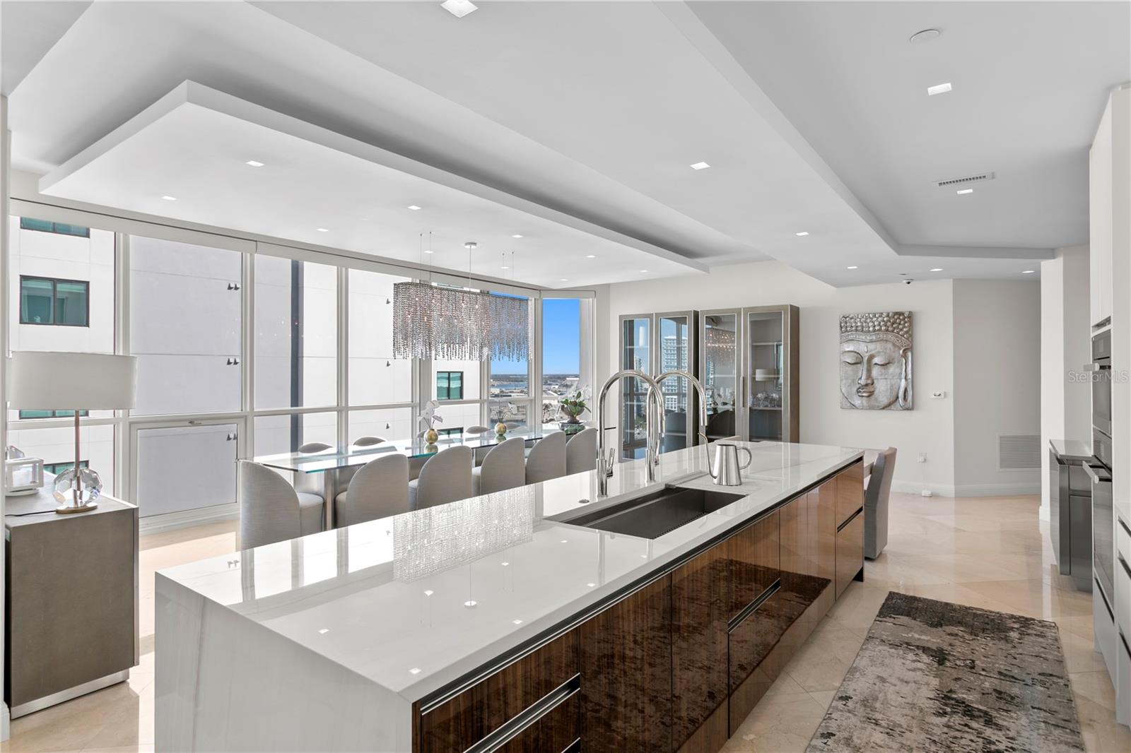 THE PLAZA HARBOUR ISLAND A CON - Residential