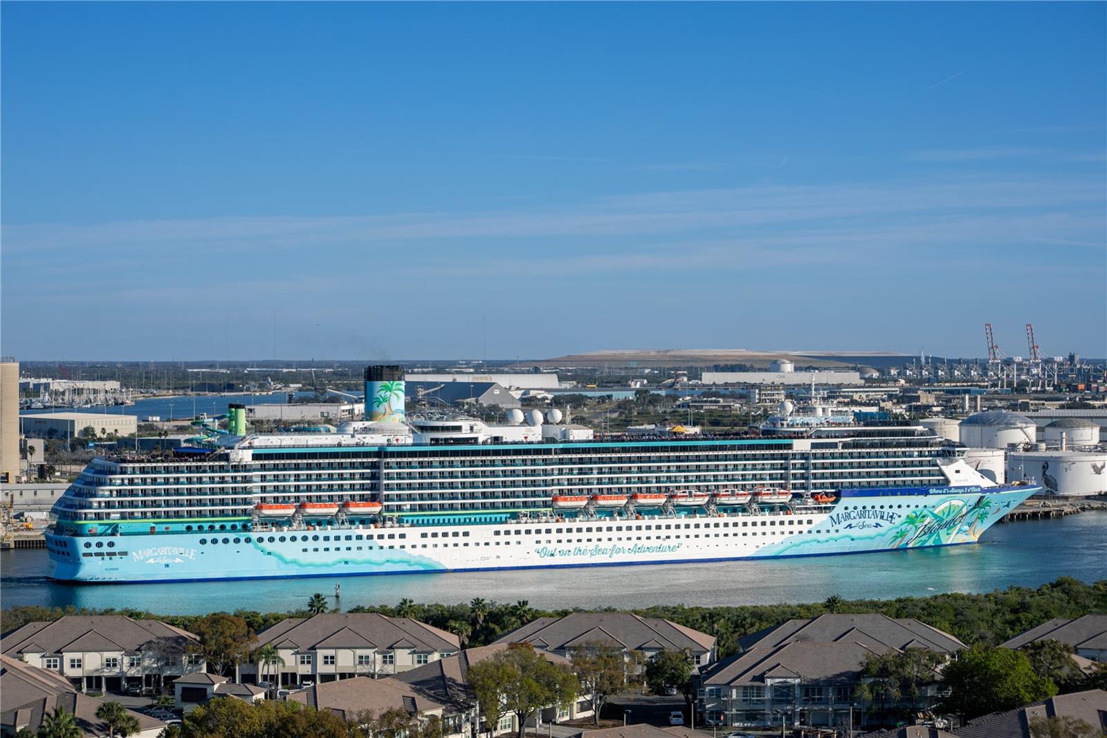 THE PLAZA HARBOUR ISLAND A CON - Residential