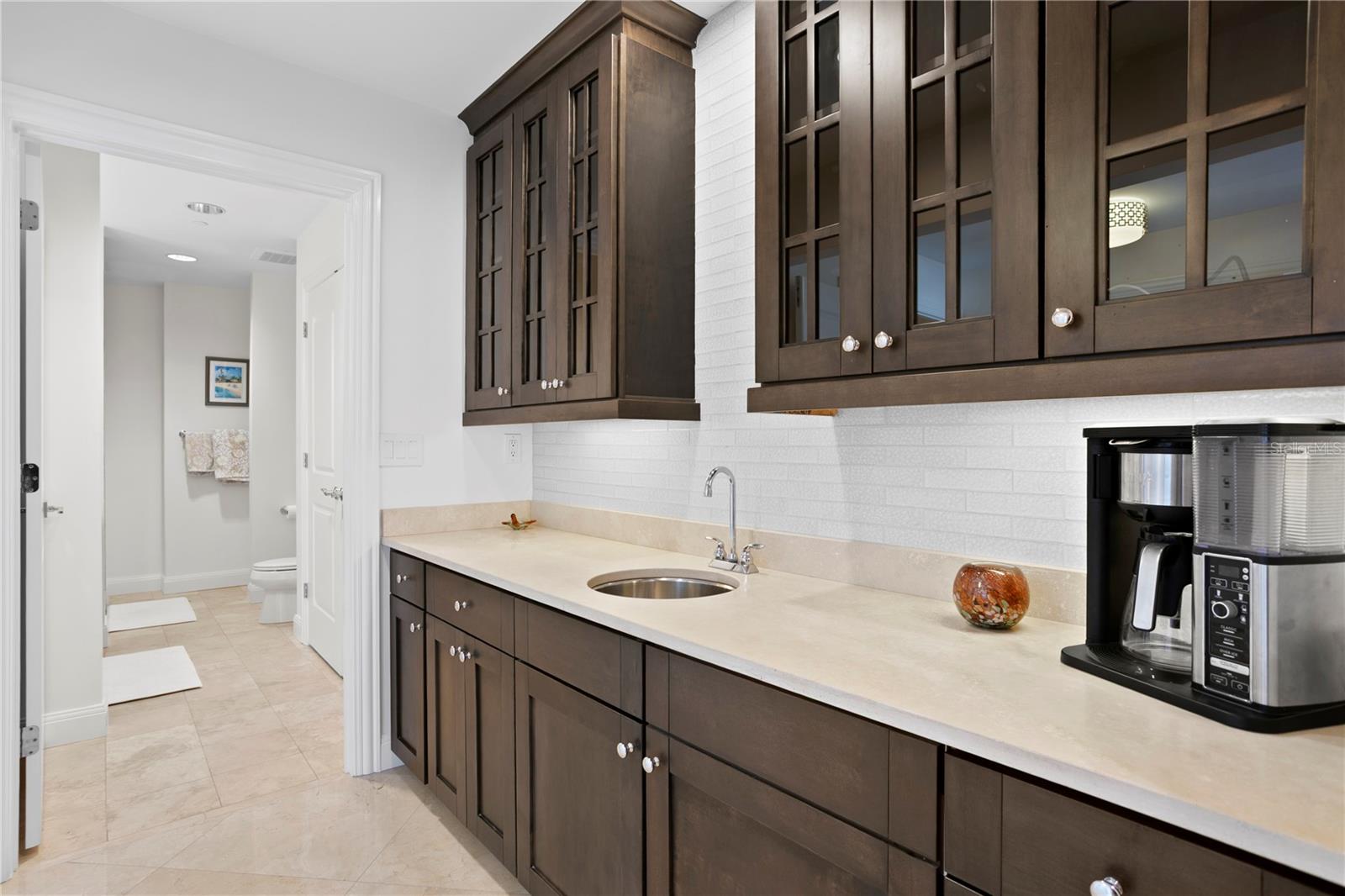 THE PLAZA HARBOUR ISLAND A CON - Residential