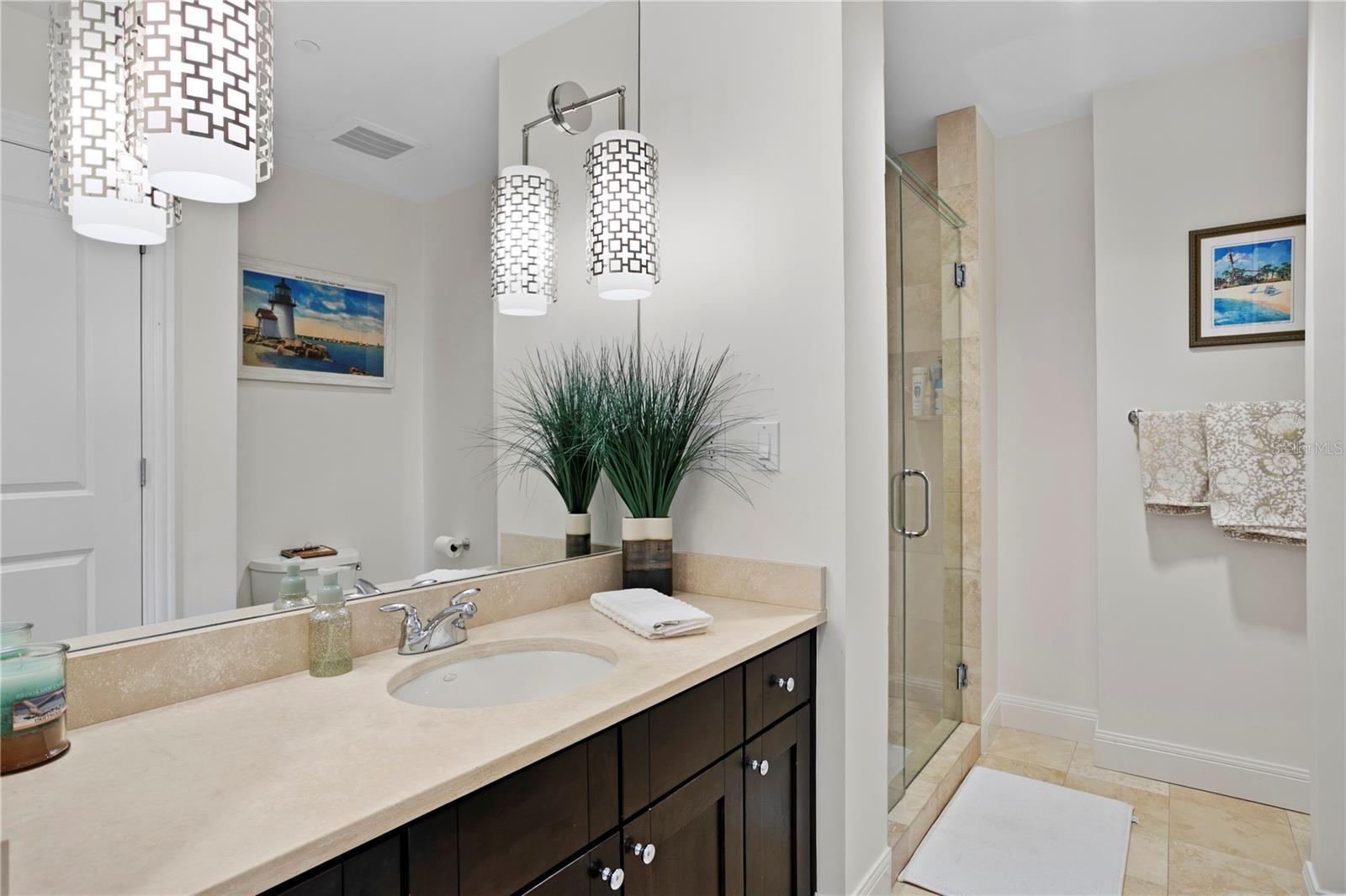 THE PLAZA HARBOUR ISLAND A CON - Residential