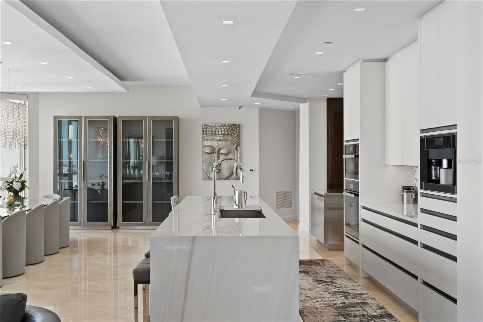 THE PLAZA HARBOUR ISLAND A CON - Residential