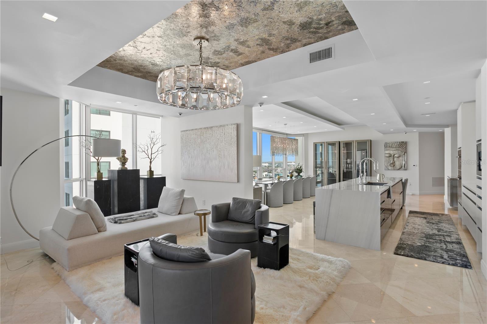 THE PLAZA HARBOUR ISLAND A CON - Residential