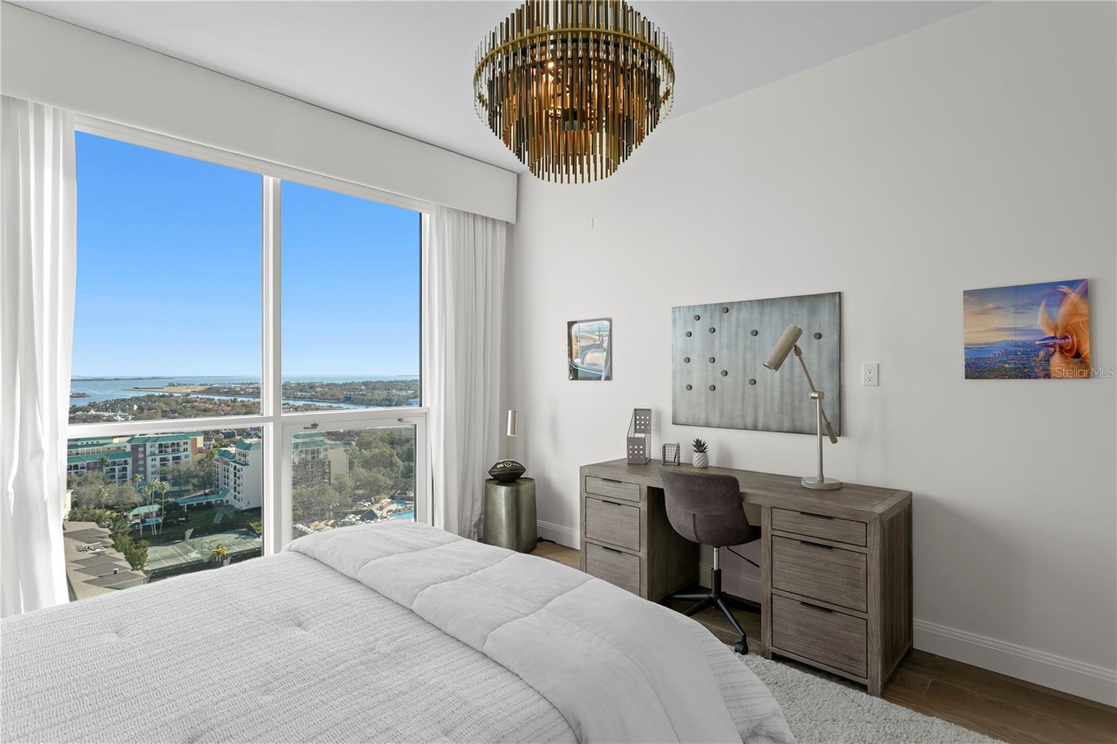 THE PLAZA HARBOUR ISLAND A CON - Residential