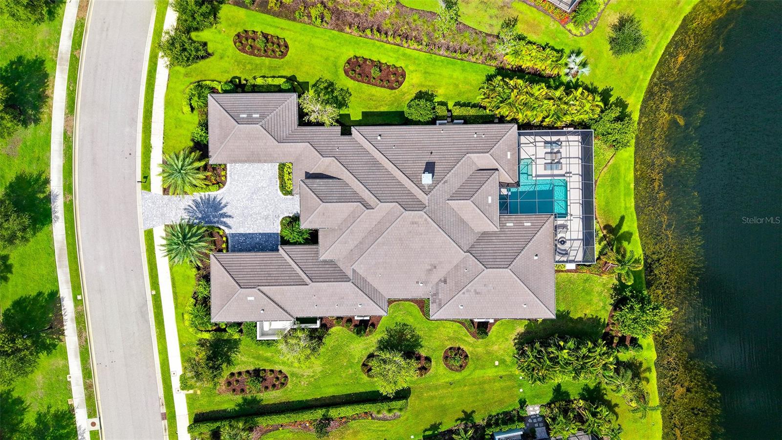 8339 LUCERNE LOOP