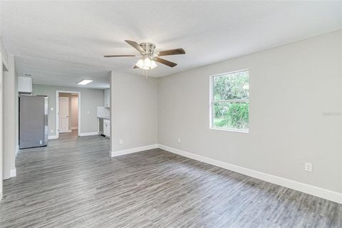 A home in LAKELAND