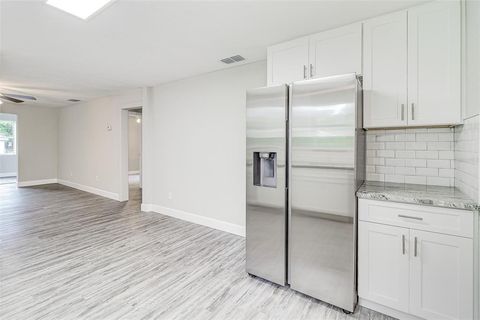 A home in LAKELAND