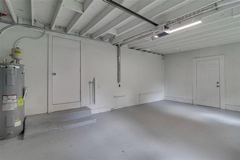 A home in LAKELAND