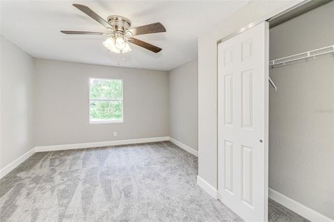 A home in LAKELAND