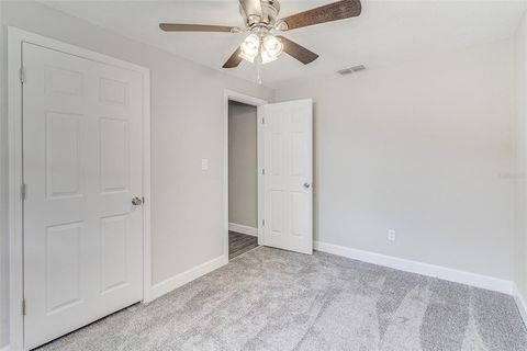 A home in LAKELAND