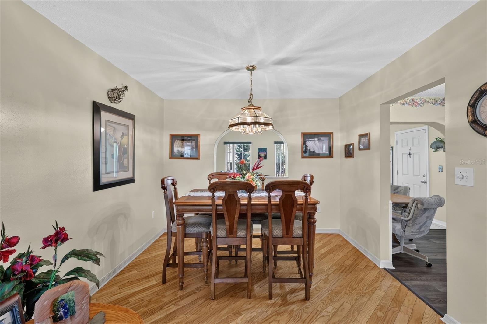 22 E BAY AVENUE