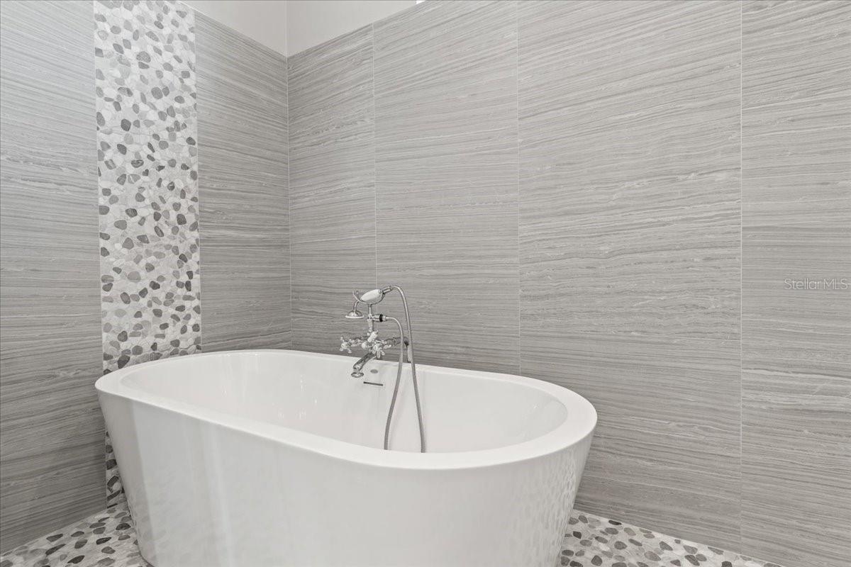 CHEVAL - Residential