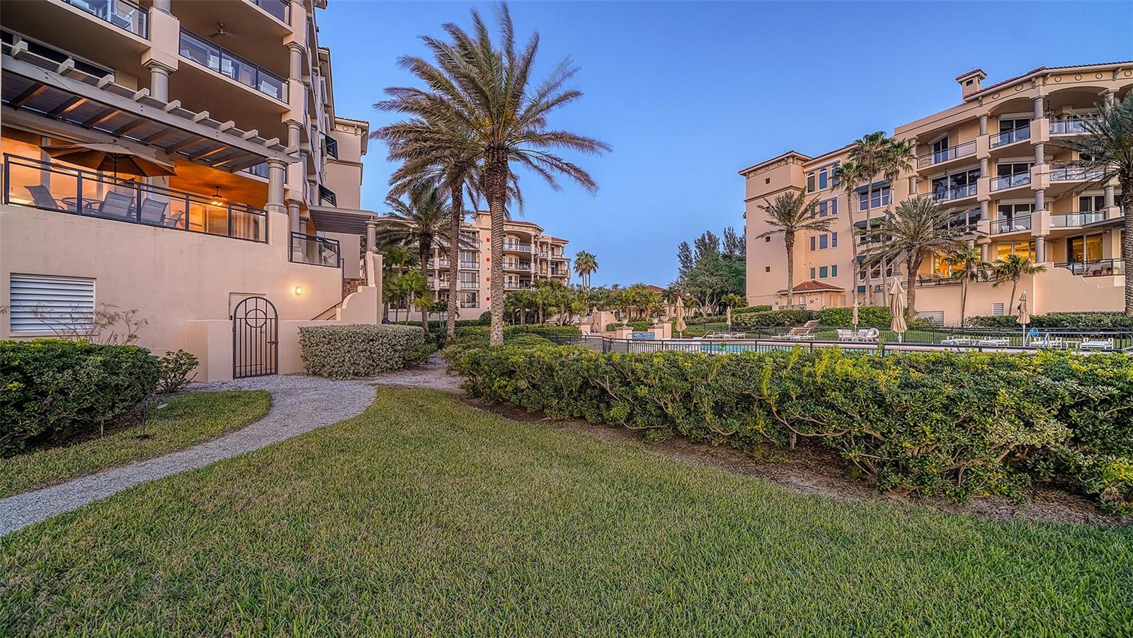 VIZCAYA AT LONGBOAT KEY PH 01 - Residential