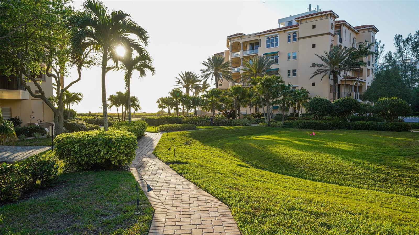 VIZCAYA AT LONGBOAT KEY PH 01 - Residential