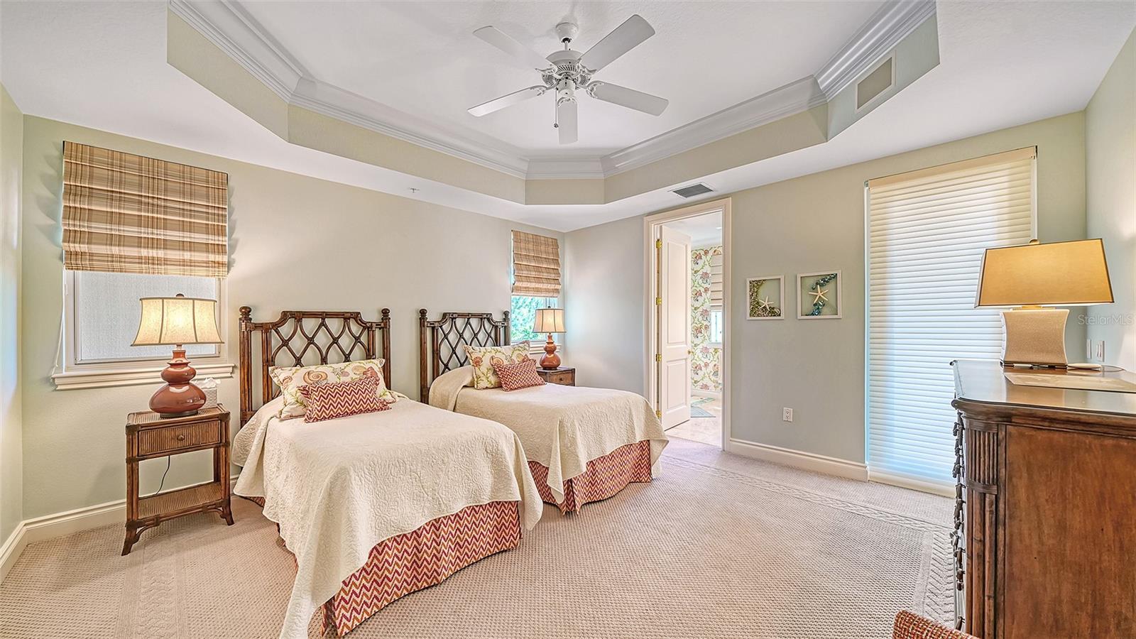 VIZCAYA AT LONGBOAT KEY PH 01 - Residential