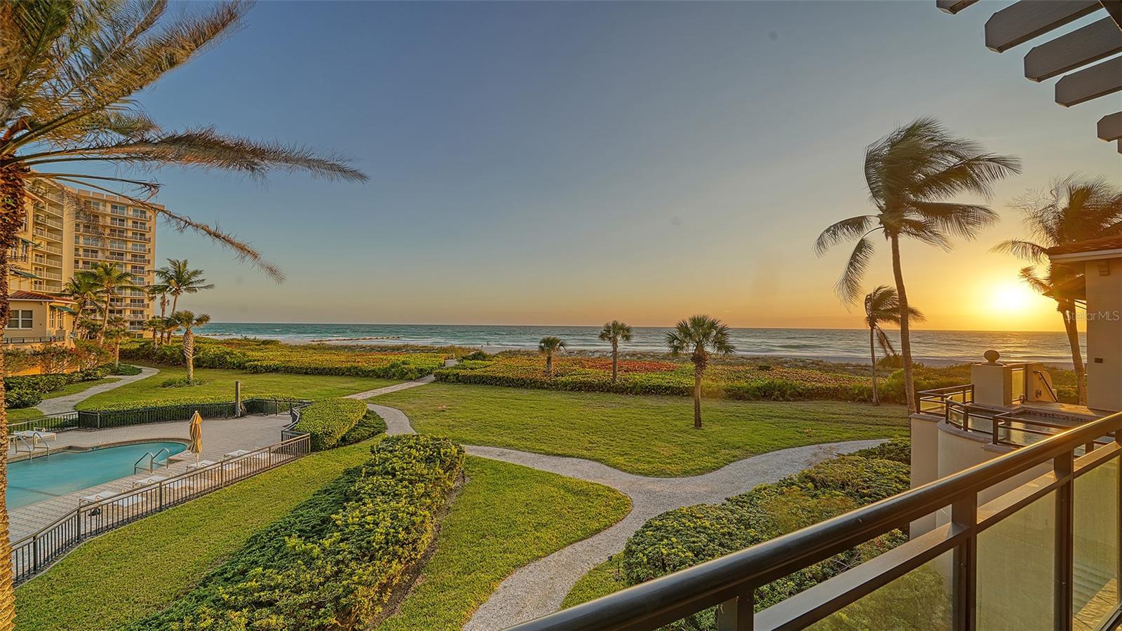 VIZCAYA AT LONGBOAT KEY PH 01 - Residential