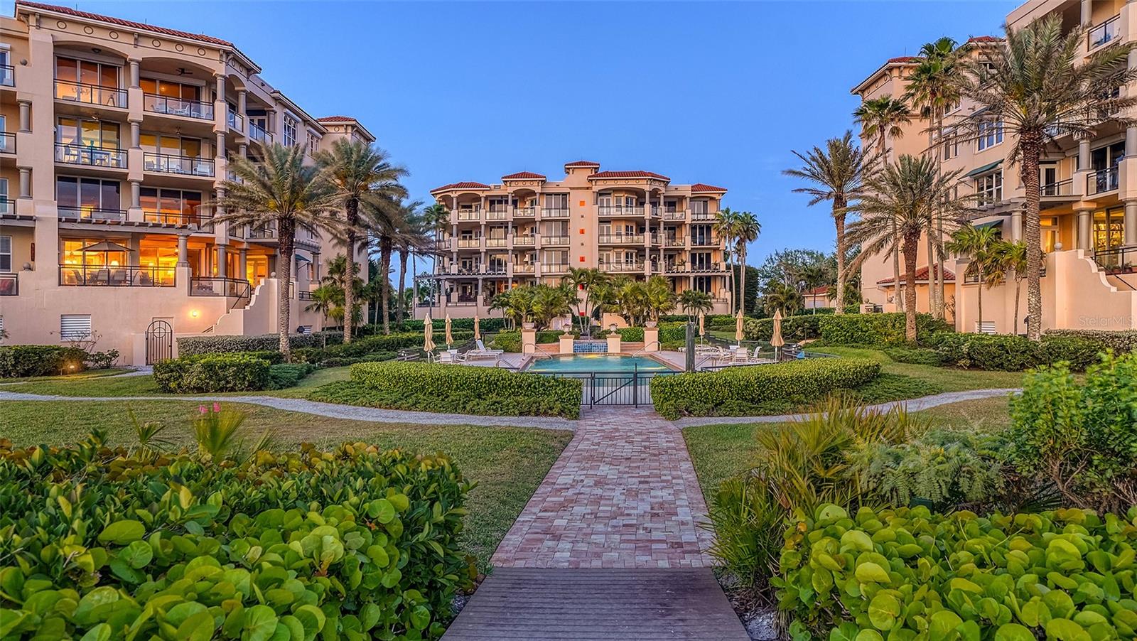 VIZCAYA AT LONGBOAT KEY PH 01 - Residential