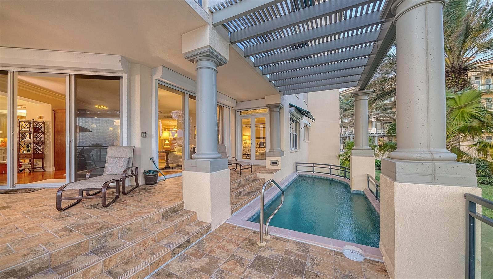 VIZCAYA AT LONGBOAT KEY PH 01 - Residential