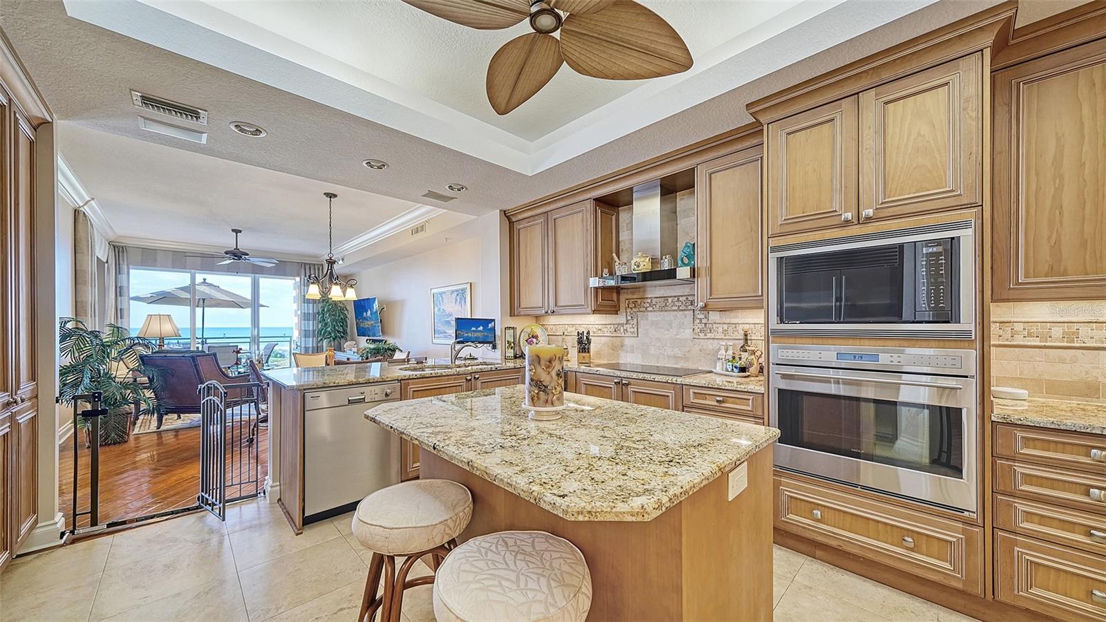 VIZCAYA AT LONGBOAT KEY PH 01 - Residential