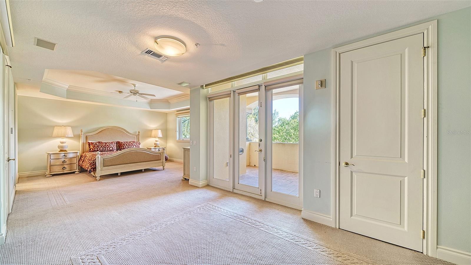 VIZCAYA AT LONGBOAT KEY PH 01 - Residential