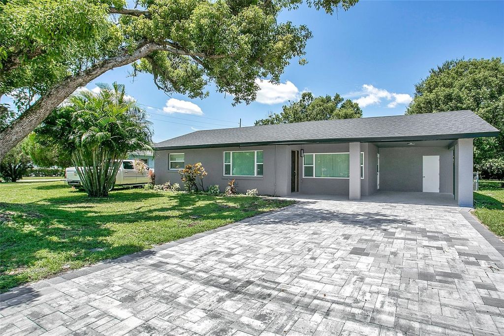 Photo of 1118 Tennessee Avenue, Saint Cloud, FL 34769 (MLS # S5137607)