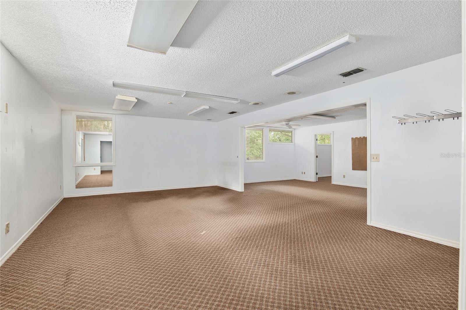 STARTING GATE OFFICE COMPLEX - Commercial Lease