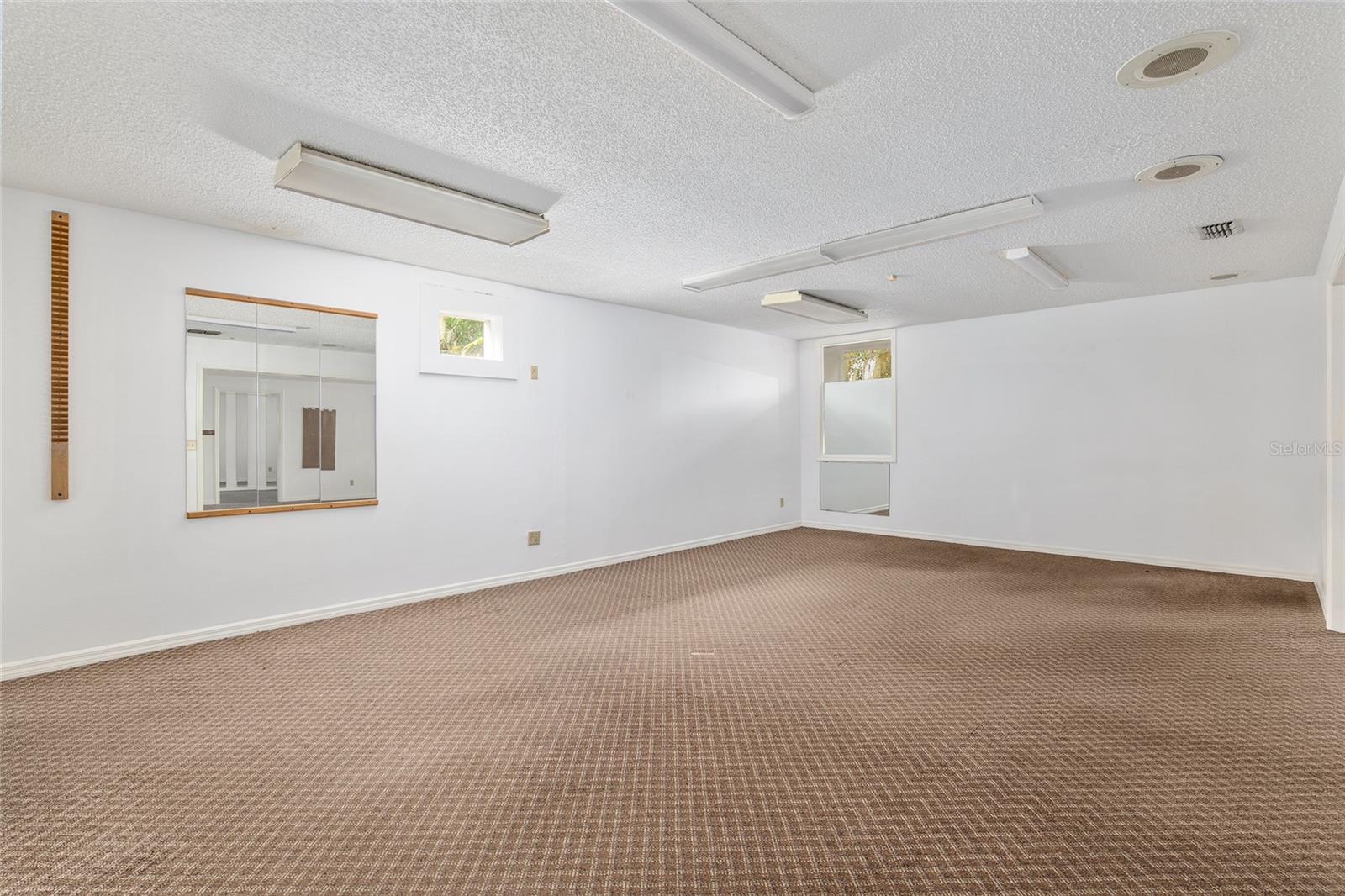 STARTING GATE OFFICE COMPLEX - Commercial Lease