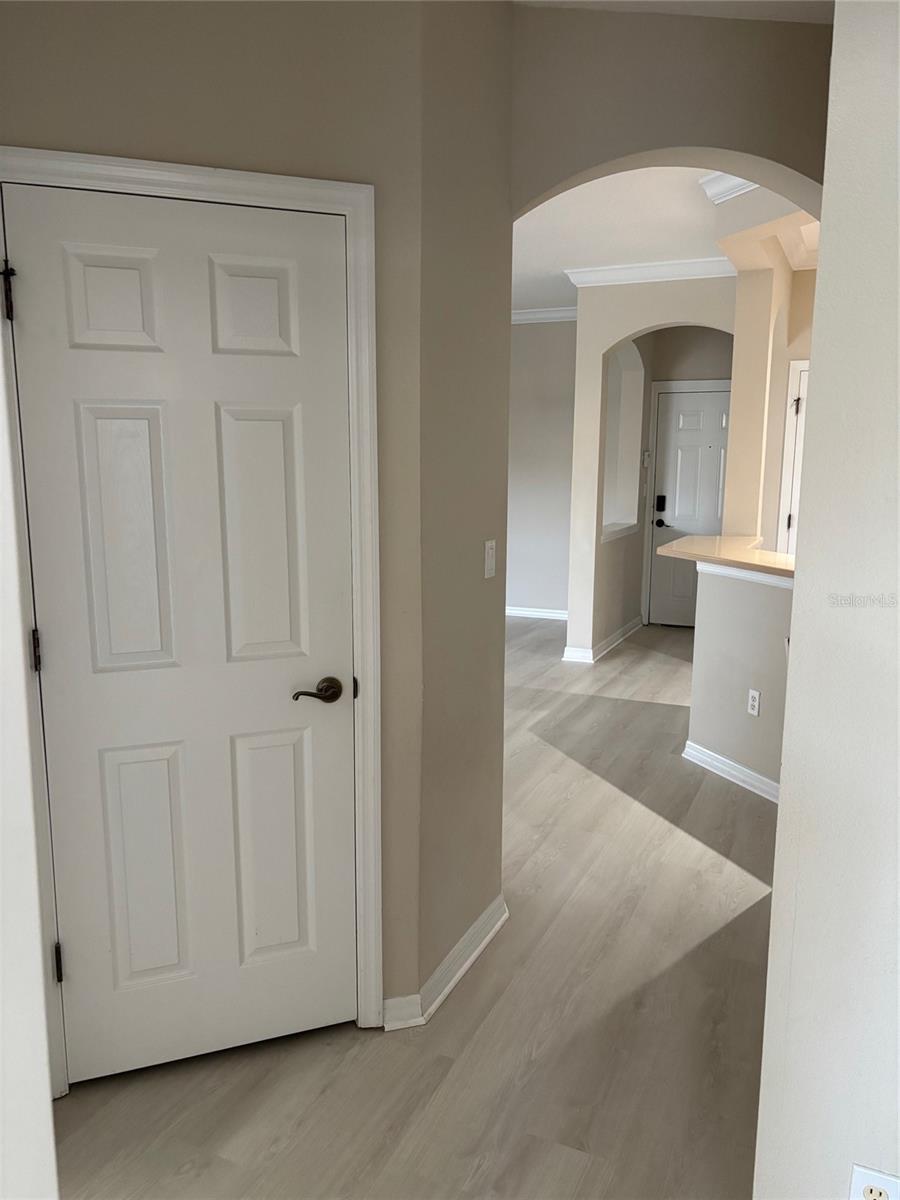 LAKESIDE/LKS/WINDERMERE - Residential Lease