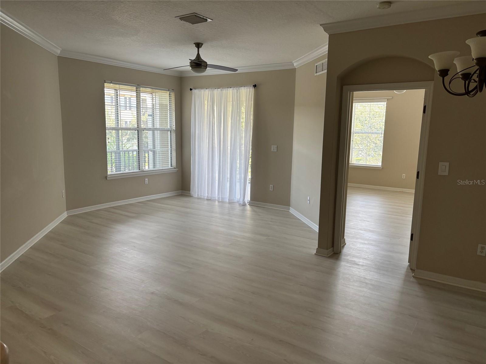 LAKESIDE/LKS/WINDERMERE - Residential Lease